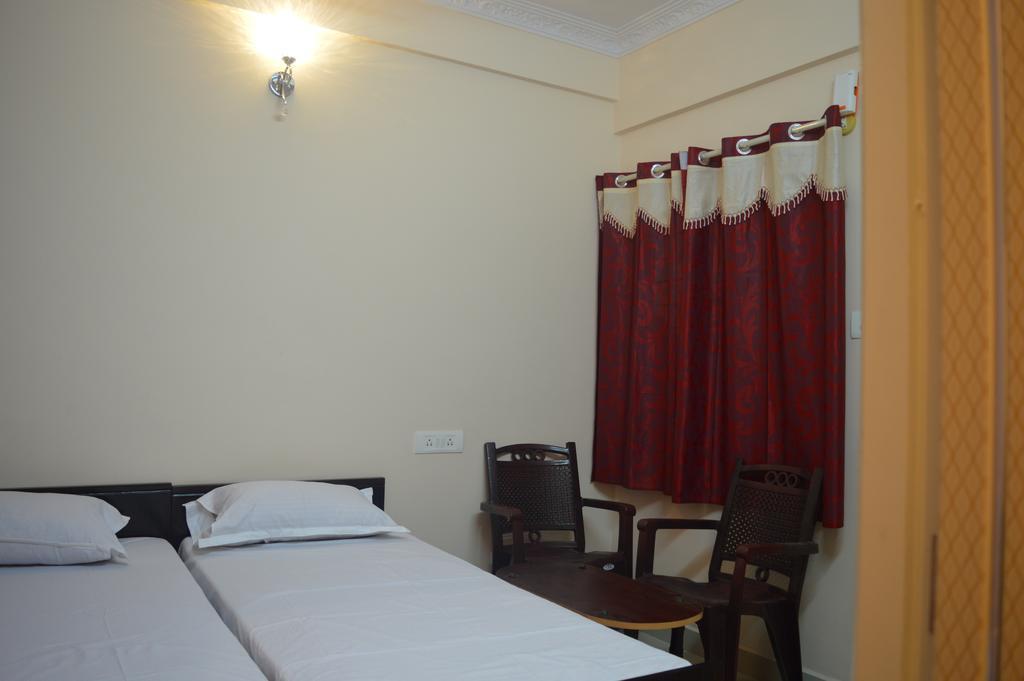 Sri Balaji Guest House Bangalore Eksteriør bilde