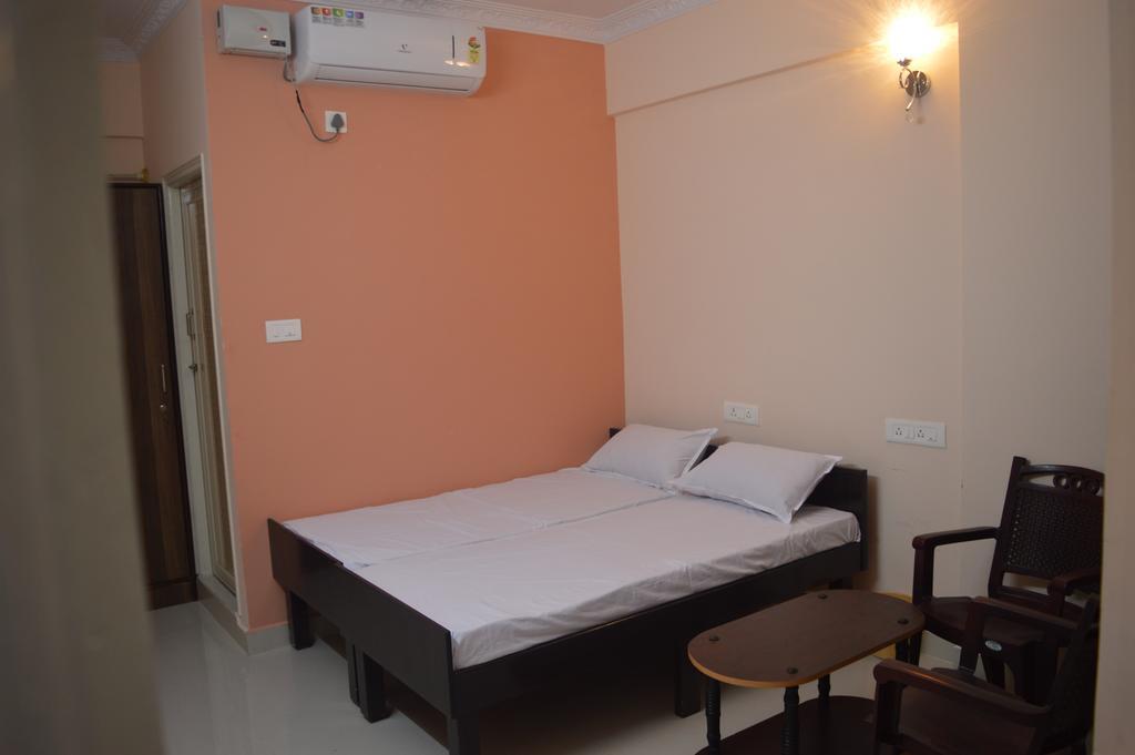 Sri Balaji Guest House Bangalore Eksteriør bilde