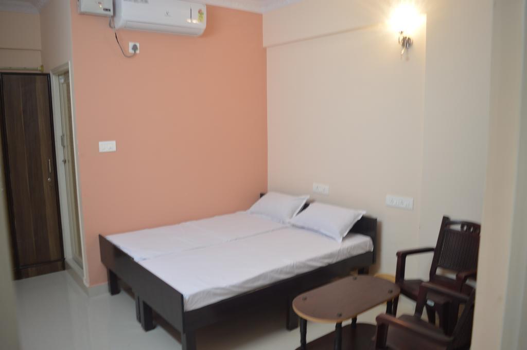 Sri Balaji Guest House Bangalore Eksteriør bilde