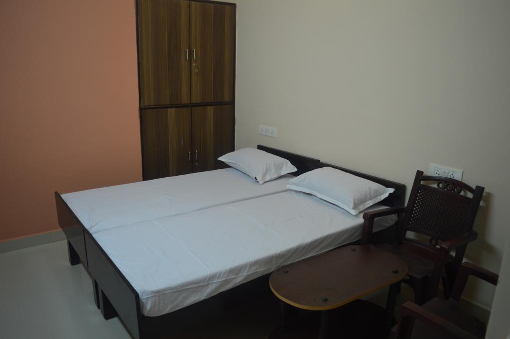 Sri Balaji Guest House Bangalore Eksteriør bilde